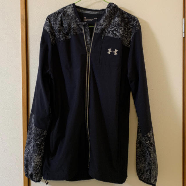 UNDER ARMOUR ウインドブレーカー　メンズ