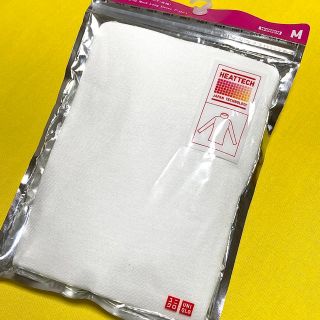 ユニクロ(UNIQLO)のUNIQLO　ヒートテック　タートルネックT　オフホワイト　Mサイズ(アンダーシャツ/防寒インナー)