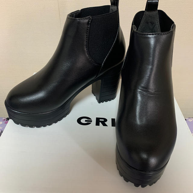 GRL(グレイル)の【SABACAN様専用】GRL サイドゴア　ショートブーツ レディースの靴/シューズ(ブーツ)の商品写真