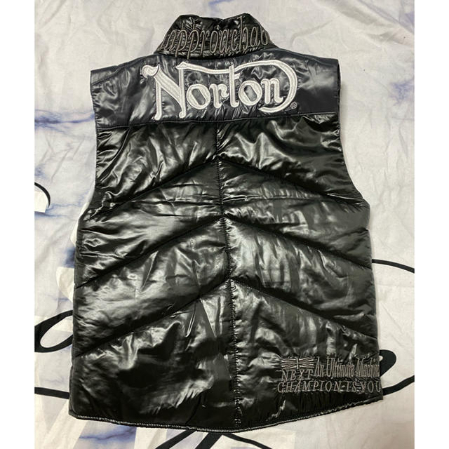 Norton(ノートン)のノートン Norton キッズ140 ダウンベスト キッズ/ベビー/マタニティのキッズ服男の子用(90cm~)(ジャケット/上着)の商品写真