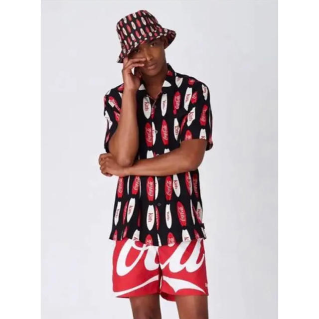 Supreme(シュプリーム)のkith x coca cola sarf camp callar shirt メンズのトップス(シャツ)の商品写真