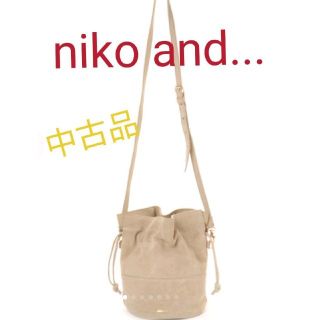 ニコアンド(niko and...)のniko and　ニコアンド　スエード調　ショルダーバッグ　中古品(ショルダーバッグ)