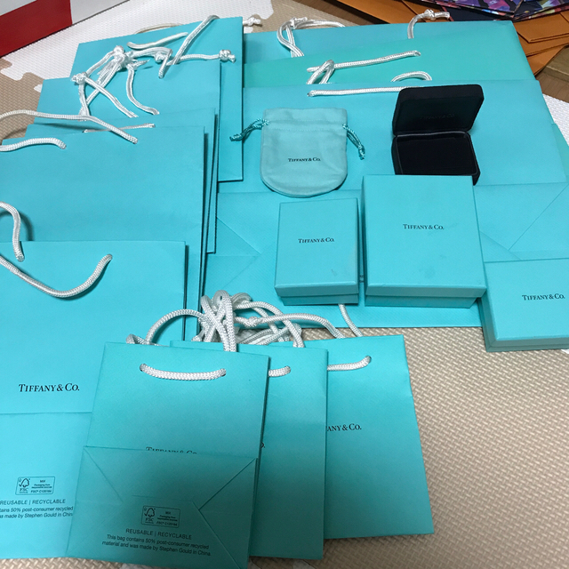 Tiffany & Co. - ティファニー紙袋11枚 箱３個 ジュエリー箱１ 巾着 ...