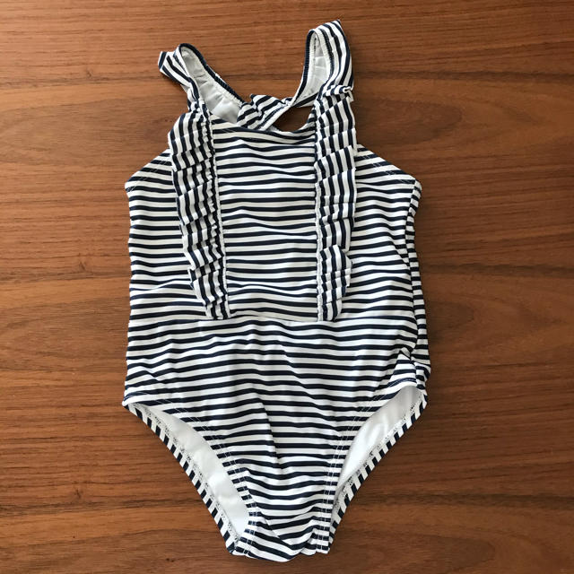 babyGAP(ベビーギャップ)のbabygap ボーダー水着 サイズ110 キッズ/ベビー/マタニティのキッズ服女の子用(90cm~)(水着)の商品写真