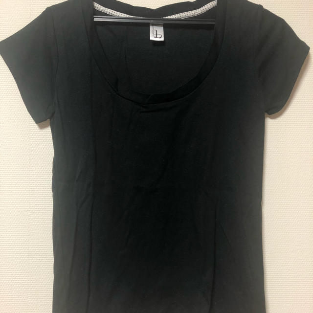 LUCA(ルカ)のＬＵＣＡ、黒Tシャツ レディースのトップス(Tシャツ(半袖/袖なし))の商品写真