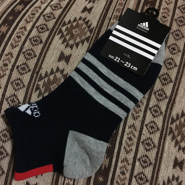 adidas(アディダス)のadidas 靴下 キッズ/ベビー/マタニティのこども用ファッション小物(靴下/タイツ)の商品写真