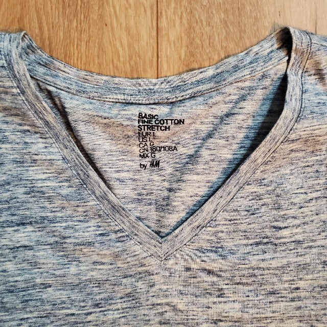 H&M(エイチアンドエム)のH&M Vネック Tシャツ メンズのトップス(Tシャツ/カットソー(半袖/袖なし))の商品写真