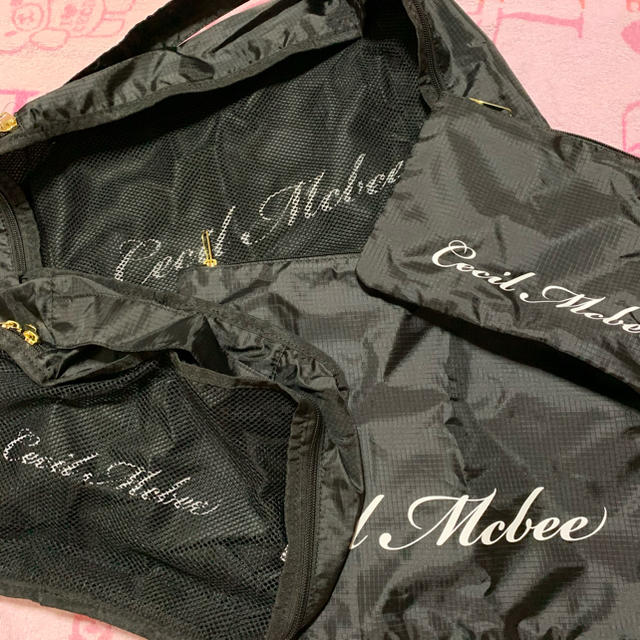 CECIL McBEE(セシルマクビー)のCECIL McBEE☆新品☆最新☆トラベルポーチ4点セット☆ レディースのファッション小物(ポーチ)の商品写真