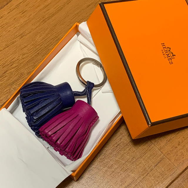 HERMES   カルメン　ウノドス　キーホルダー　ローズパープル