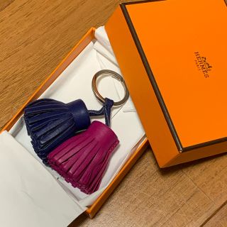 エルメス(Hermes)のHERMES   カルメン　ウノドス　キーホルダー　ローズパープル(キーホルダー)