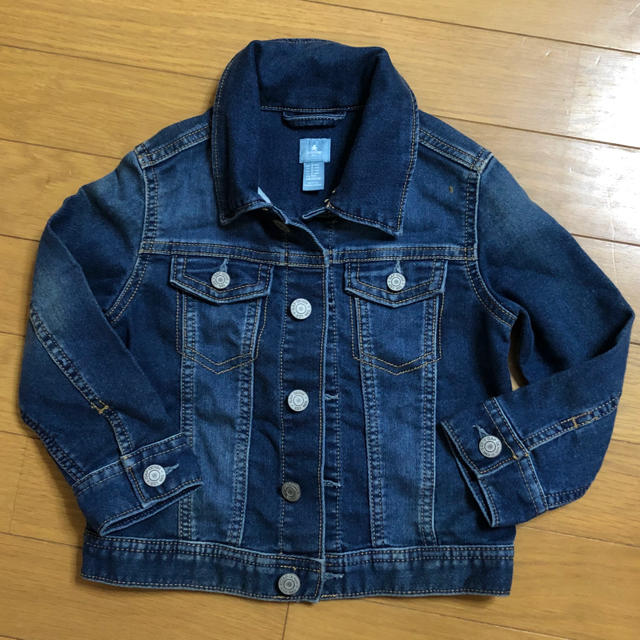 babyGAP(ベビーギャップ)のGAP Gジャン デニムジャケット 100 キッズ/ベビー/マタニティのキッズ服男の子用(90cm~)(ジャケット/上着)の商品写真