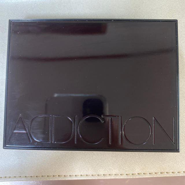 ADDICTION(アディクション)のアディクション　アイシャドウ  6色セット コスメ/美容のベースメイク/化粧品(アイシャドウ)の商品写真