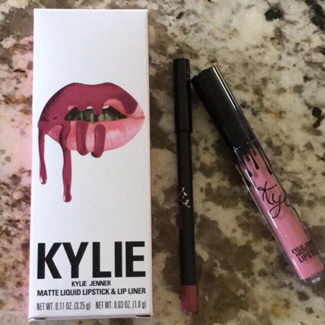 Kylie Cosmetics(カイリーコスメティックス)の★正規品お探しの方★Kylie★posie k★セット コスメ/美容のベースメイク/化粧品(口紅)の商品写真