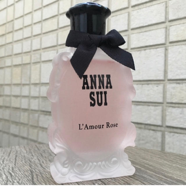 ANNA SUI(アナスイ)の《ANNA SUI》ラムールローズオードパルファム コスメ/美容の香水(香水(女性用))の商品写真