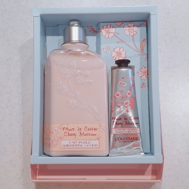 L'OCCITANE(ロクシタン)のmwskxxx様専用 コスメ/美容のボディケア(ボディローション/ミルク)の商品写真