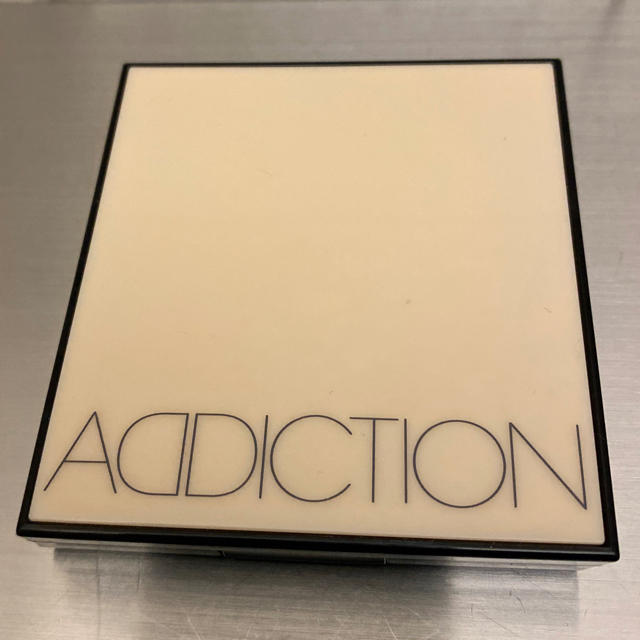 ADDICTION(アディクション)のアディクション　パーフェクト　コンシーラー　コンパクト コスメ/美容のベースメイク/化粧品(コンシーラー)の商品写真