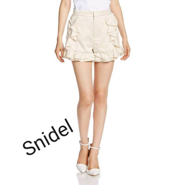 SNIDEL(スナイデル)のサテンフリル レディースのパンツ(ショートパンツ)の商品写真