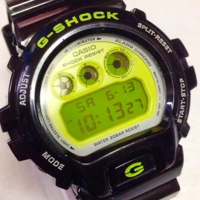 G-SHOCK(ジーショック)のベルト交換済！クレイジーカラーズ DW-6900CS-1JF G-SHOCK メンズの時計(腕時計(デジタル))の商品写真