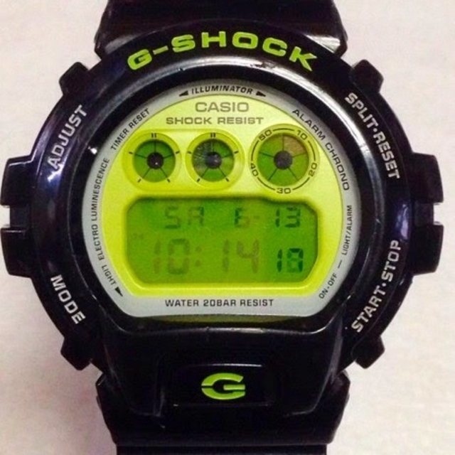 G-SHOCK(ジーショック)のベルト交換済！クレイジーカラーズ DW-6900CS-1JF G-SHOCK メンズの時計(腕時計(デジタル))の商品写真