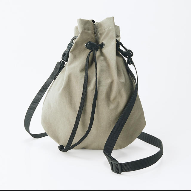 MUJI (無印良品)(ムジルシリョウヒン)の無印良品　MUJI Labo 巾着サコッシュ　ベージュ レディースのバッグ(ショルダーバッグ)の商品写真