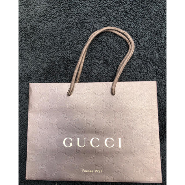 Gucci(グッチ)のGUCCI グッチ3枚セット　ショップバック　紙袋　鞄 レディースのバッグ(ショップ袋)の商品写真