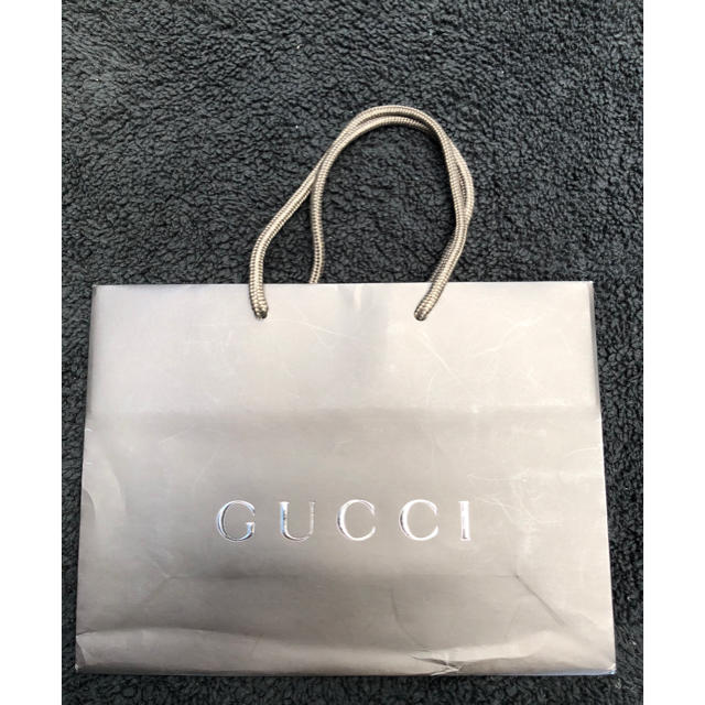 Gucci(グッチ)のGUCCI グッチ3枚セット　ショップバック　紙袋　鞄 レディースのバッグ(ショップ袋)の商品写真