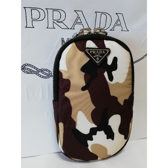 PRADA(プラダ)のさとみ様専用、プラダショルダーポッチ、 レディースのバッグ(ショルダーバッグ)の商品写真