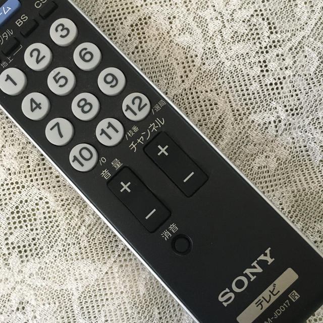 SONY(ソニー)のSONY  テレビ　リモコン　RM−JD017 スマホ/家電/カメラのテレビ/映像機器(テレビ)の商品写真