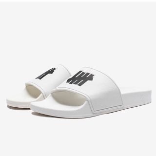 アンディフィーテッド(UNDEFEATED)のUNDEFEATED 5 STRIKE SLIDE 白 28.0(サンダル)