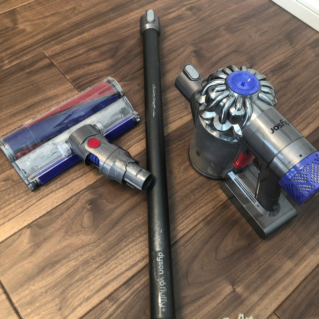 Dyson(ダイソン)のダイソン　掃除機　v6 fluffy+ スマホ/家電/カメラの生活家電(掃除機)の商品写真