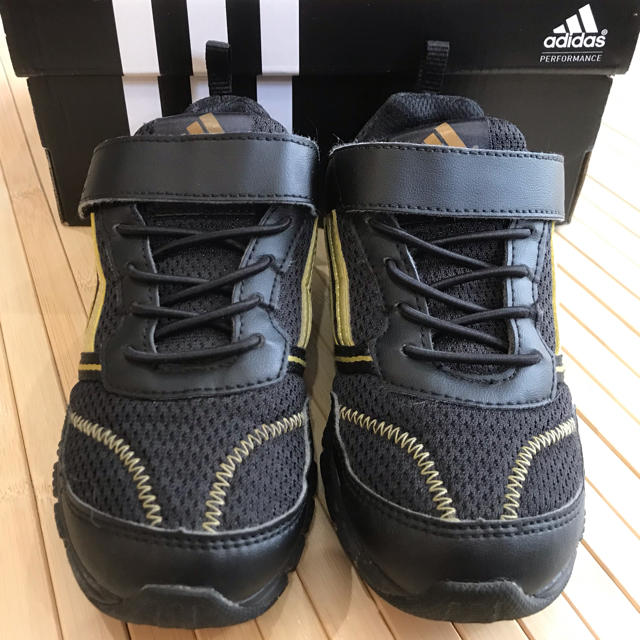 adidas(アディダス)のキッズシューズ adidas a-Faito LT ELZK キッズ/ベビー/マタニティのキッズ靴/シューズ(15cm~)(スニーカー)の商品写真