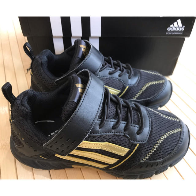 adidas(アディダス)のキッズシューズ adidas a-Faito LT ELZK キッズ/ベビー/マタニティのキッズ靴/シューズ(15cm~)(スニーカー)の商品写真