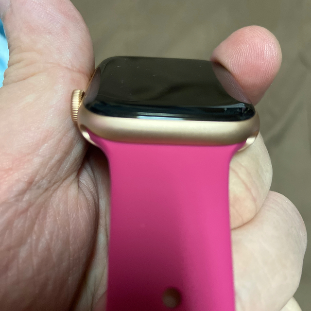 Apple Watch(アップルウォッチ)のラバーベルト：Apple Watch（38‐40㎜、赤紫） レディースのファッション小物(腕時計)の商品写真