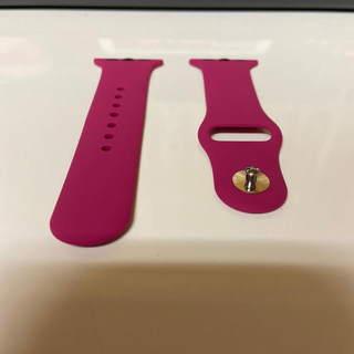 アップルウォッチ(Apple Watch)のラバーベルト：Apple Watch（38‐40㎜、赤紫）(腕時計)