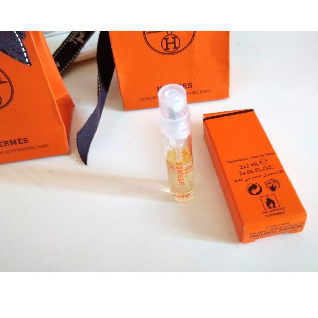 Hermes(エルメス)のエルメス　非売品　香水　2ml ✕2 コスメ/美容の香水(香水(女性用))の商品写真