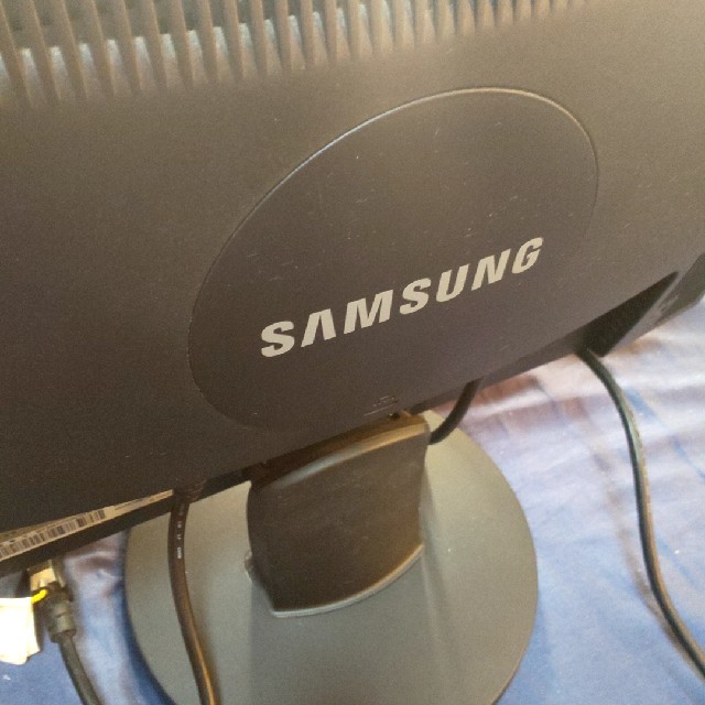 SAMSUNG(サムスン)のサムスン製2043SW　20インチディスプレイ スマホ/家電/カメラのPC/タブレット(ディスプレイ)の商品写真