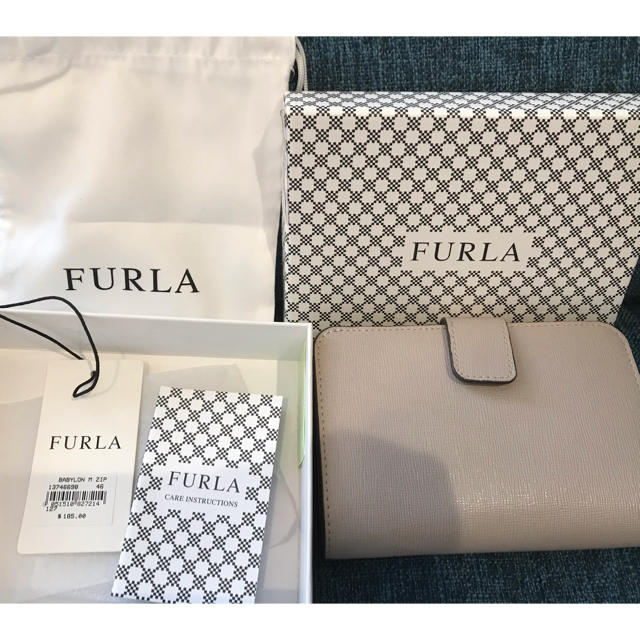 Furla(フルラ)の超美品＊FURLA二つ折り財布 レディースのファッション小物(財布)の商品写真