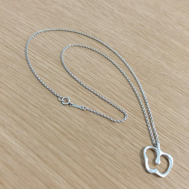 Tiffany & Co.(ティファニー)のティファニー エルサペレッティ アップル ネックレス りんご J207004 レディースのアクセサリー(ネックレス)の商品写真