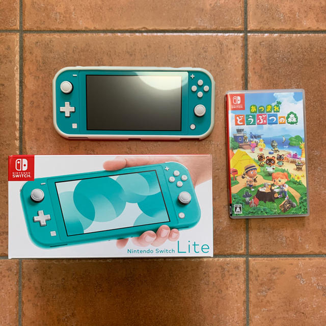 Nintendo Switch(ニンテンドースイッチ)の中古美品Nintendo Switch Lite ターコイズあつまれどうぶつの森 エンタメ/ホビーのゲームソフト/ゲーム機本体(家庭用ゲーム機本体)の商品写真