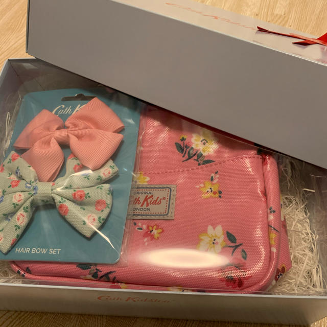 Cath Kidston(キャスキッドソン)のキャスキットソン　バッグ・ヘアピン　新品未使用 レディースのバッグ(ショルダーバッグ)の商品写真