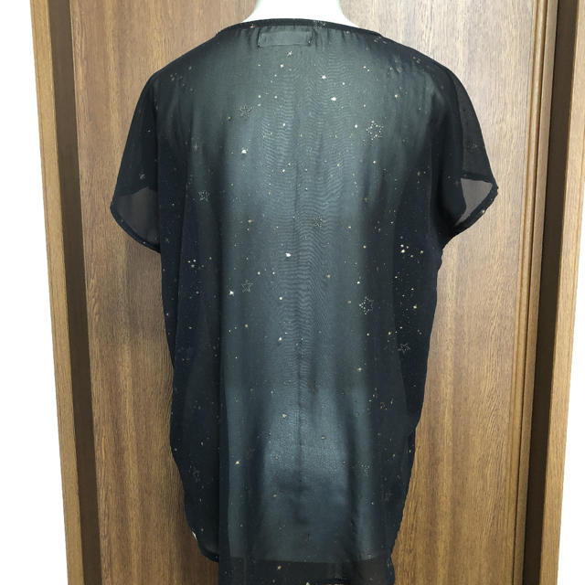 tip top(ティップトップ)のTip Top  星柄トップス　ブラック【夏物売り尽くし！】 レディースのトップス(Tシャツ(半袖/袖なし))の商品写真