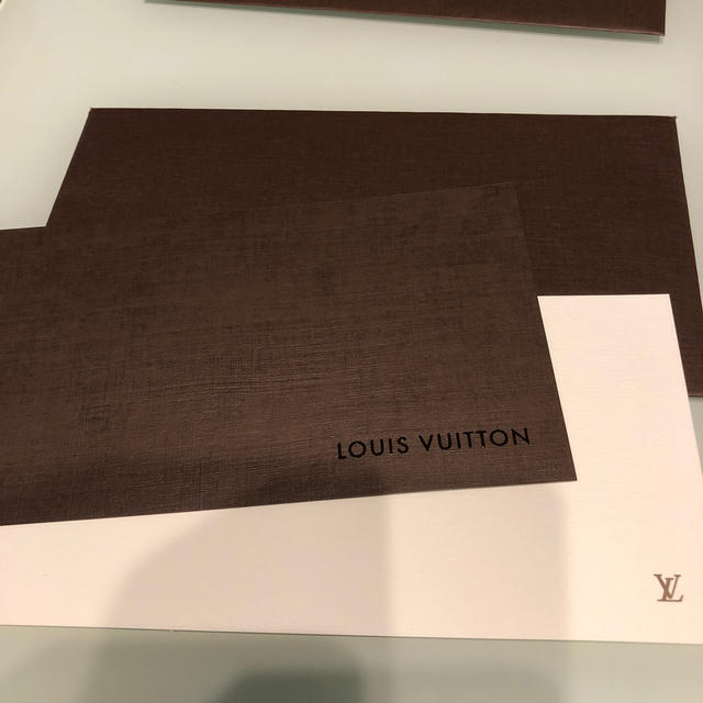 LOUIS VUITTON(ルイヴィトン)のブランド　紙袋 レディースのバッグ(ショップ袋)の商品写真