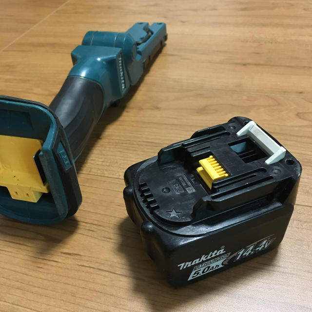 Makita(マキタ)のmakita ML801 BL1450 スポーツ/アウトドアの自転車(工具/メンテナンス)の商品写真