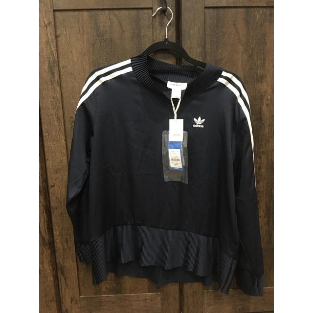 新品在庫あり adidas トップス | yingjowpaikungfu.com.br