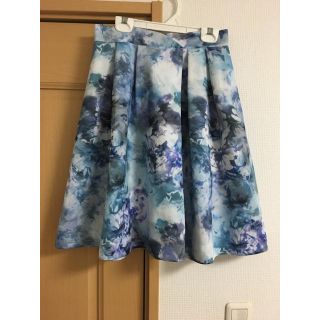 ジャスグリッティー(JUSGLITTY)のジャスグリッティー 花柄スカート ブルー系(ひざ丈スカート)