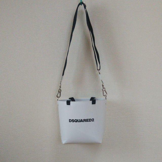 DSQUARED2(ディースクエアード)のpantera様専用 DSQUARED2 ロゴプリント バケット バッグ レディースのバッグ(ショルダーバッグ)の商品写真