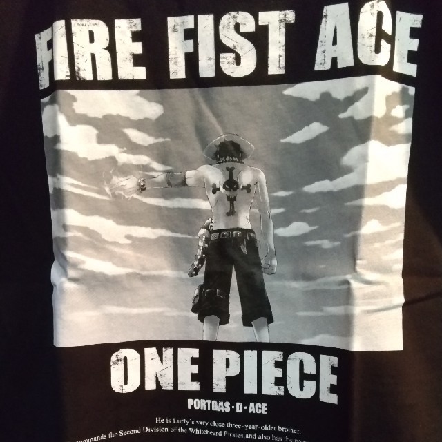 UNIQLO(ユニクロ)の【未使用】ユニクロ　ＵＴ　ONE PIECE　ポートガス・Ｄ・エース　Ｔシャツ メンズのトップス(Tシャツ/カットソー(半袖/袖なし))の商品写真