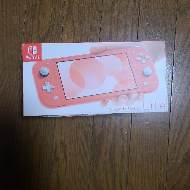 ニンテンドー スイッチライト コーラル Switch right