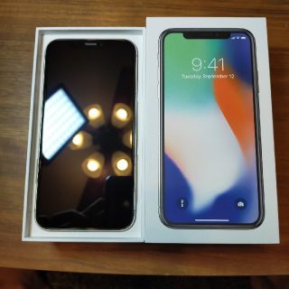 アイフォーン(iPhone)のiPhone X 64GB  シルバー(スマートフォン本体)