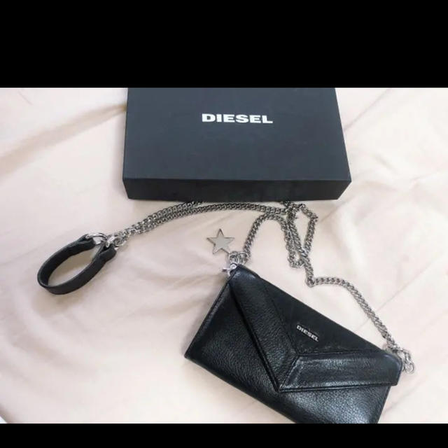 DIESEL(ディーゼル)のGipsi チェーンウォレット レディースのファッション小物(財布)の商品写真